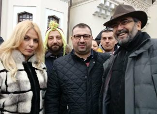 Cine mai injura PSD risca 3 ani de puscarie. Lege noua votata luni in Parlament la propunerea PSD-istei Laura Vicol: „Se incrimineaza instigarea la ura impotriva unei persoane sau a unui grup pe motiv de apartenenta politica”