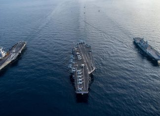 „Aglomerația” de portavioane fotografiată din aer în Marea Ionică: