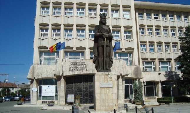 Consiliul Județean Dâmbovița a dat presei din județ 200.000 de lei. Unul dintre site-urile de știri a făcut și dezinfecție pentru CJ