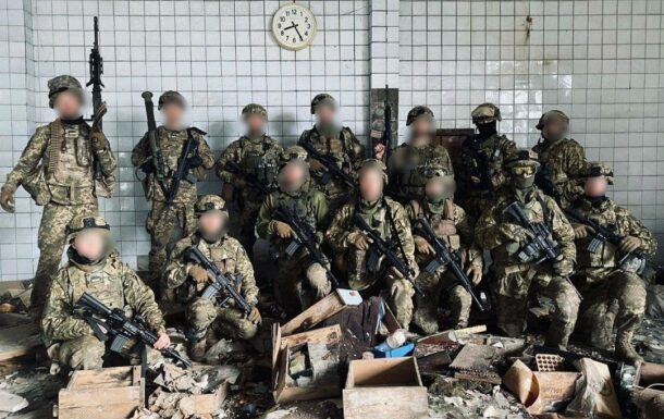 Grup de luptatori finlandezi in Ucraina. Locotenent finlandez: „Pentru ce traim, pentru a acumula cat mai multi bani?”