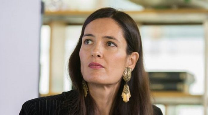 Clotilde, despre sumele uriase pompate in presa de PSD si PNL: „Pot sa se prabuseasca podurile facute de PSD in diverse locuri ale tarii si sa se fure ca-n codru. Nu veti auzi nimic despre asemenea grozavii”