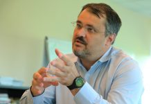 Cristian Ghinea : Când ești ipocrit și îți explodează ciunga în freză. PSD au mințit ca porcii despre consultanță și PNRR