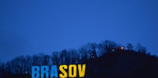 Primăria Municipiului Braşov : Literele de pe Tâmpa și clădirea Primăriei municipiului Brașov vor fi iluminate în culorile albastru și galben, marți și miercuri seară, în semn de solidaritate cu Ucraina