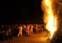 Focul lui Sumedru s-a aprins în Valea Dâmboviței. De anul acesta însă e ilegală arderea cauciucurilor