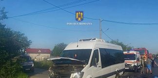 Ultimă oră – Planul roșu a fost activat – Accident grav între o mașină și un microbuz, în Dâmbovița