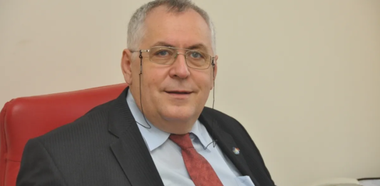 DeFapt.ro : Cine conduce revolta anti-Bolojan a primarilor de comune: fost turnător, primar din 1990, avere impresionantă