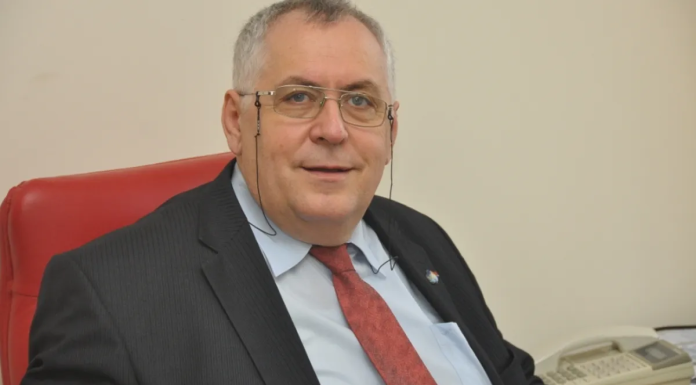 DeFapt.ro : Cine conduce revolta anti-Bolojan a primarilor de comune: fost turnător, primar din 1990, avere impresionantă